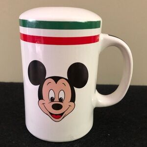 Vintage Gourmet Disney Mickey Mouse shaker. 4.5 In tall. Never used.  NWT
